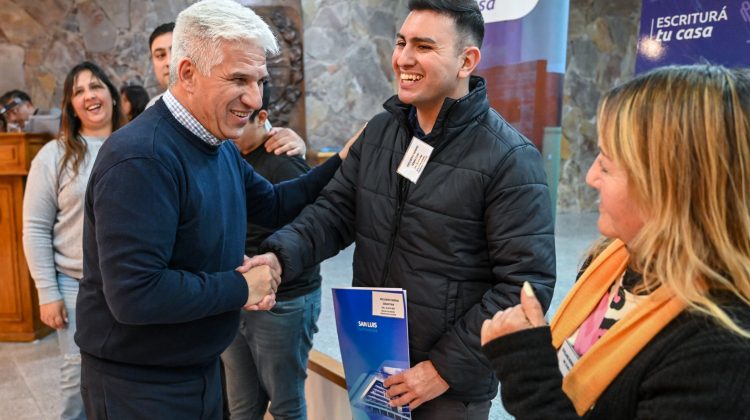 “Llevamos 4.344 familias que hicieron el trámite de la escritura en un año y medio del programa”