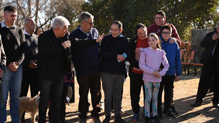 Poggi a un vecino de Fortuna: “Hoy formalmente comenzamos a construir tu casa”