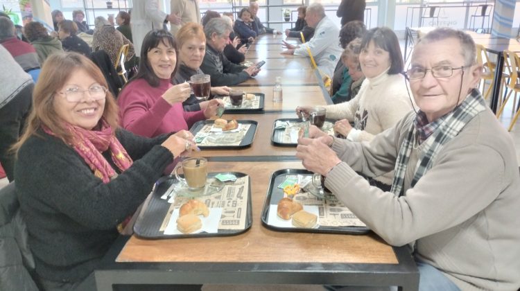 ‘Grandes Amigos Salud’ volvió a poblar de risas y juegos al Hospital ‘Carrillo’