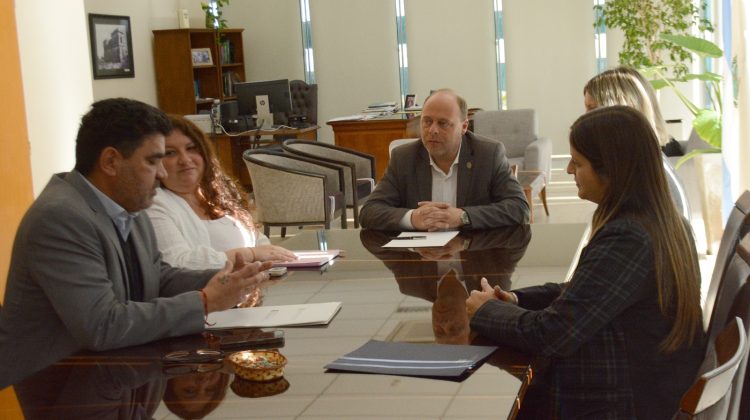 Gobierno y Consejo de Ciencias Económicas avanzan en un convenio de colaboración