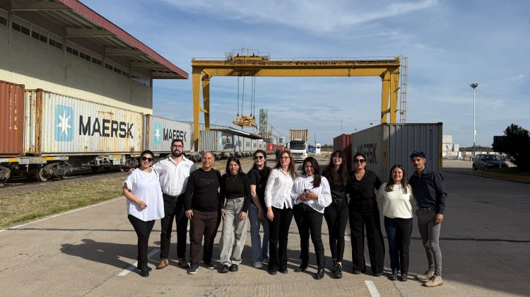 Estudiantes de Naschel visitaron la ZAL para realizar una praxis profesional
