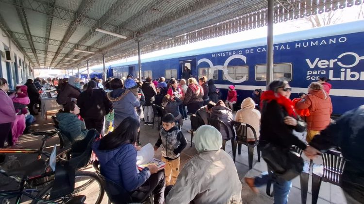 El tren de Capital Humano sumó una parada a su recorrido