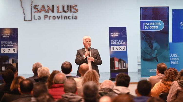 Más sanluiseños cumplen el anhelo de asegurar legalmente sus viviendas