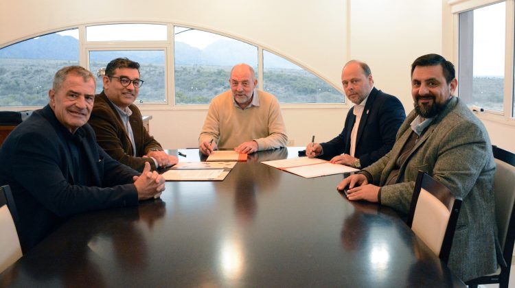La ULP y Gobierno firmaron un convenio para capacitar al personal del Registro Civil