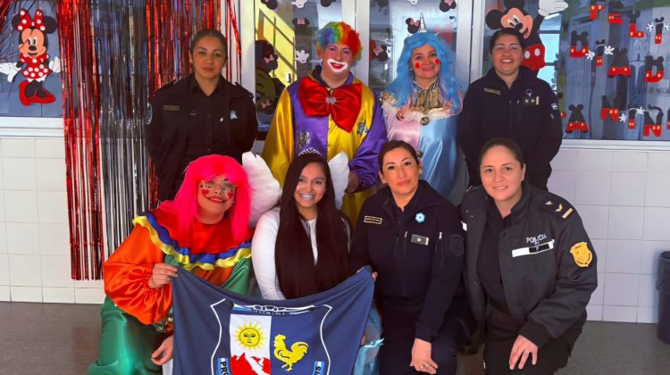 Policías celebraron el Día del Niño en el Hospital Pediátrico
