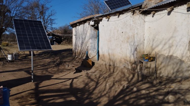 Plan de Reconstrucción del departamento San Martín: realizan mantenimiento de kits solares
