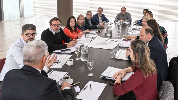 Poggi encabezó una reunión en Casa de Gobierno