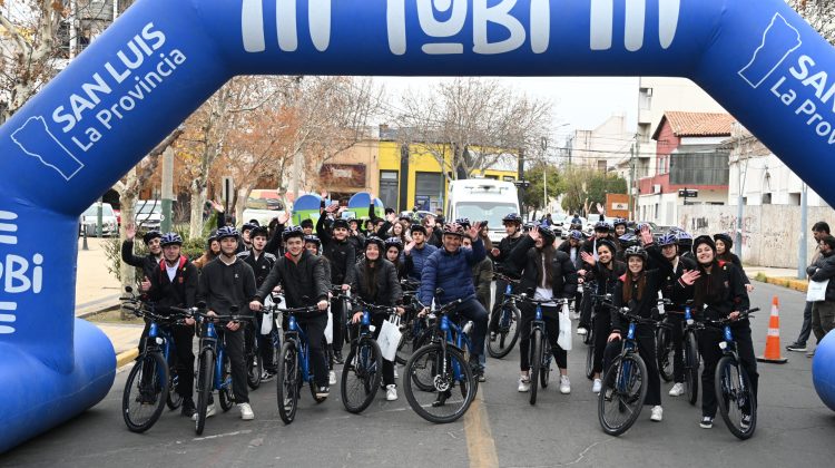 Más bicis: 58 alumnos del Instituto Santo Tomás ya ruedan en sus nuevas TuBi