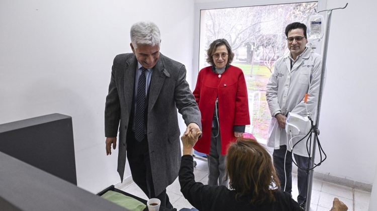 El Gobernador visitó el Centro Oncológico Integral