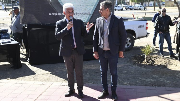 El Gobernador estuvo en la presentación de obras en el barrio San Martín