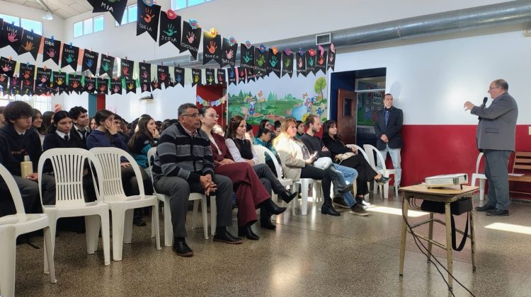 Dictaron una charla sobre cooperativismo a estudiantes del nivel Secundario de Tilisarao