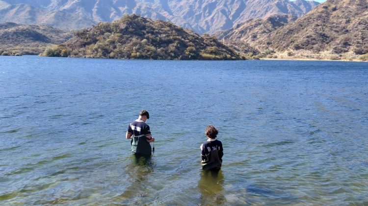 San Luis Agua tomó muestras del dique Nogolí