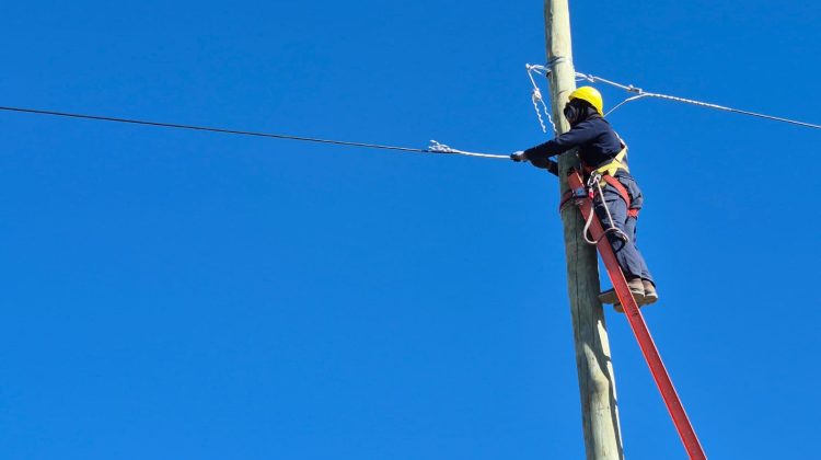 Avanza el nuevo tendido de fibra óptica entre San Luis y Fraga