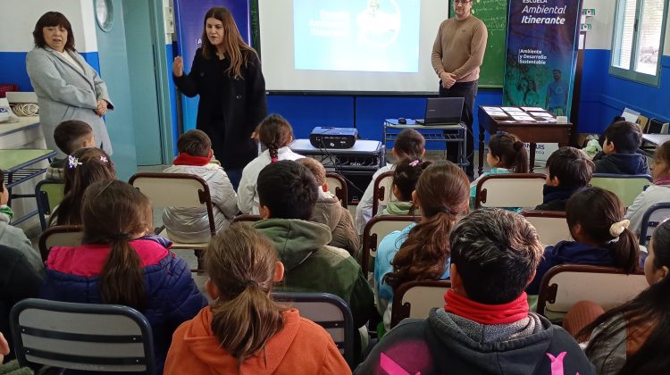 Más de 100 estudiantes aprendieron sobre cuidado ambiental