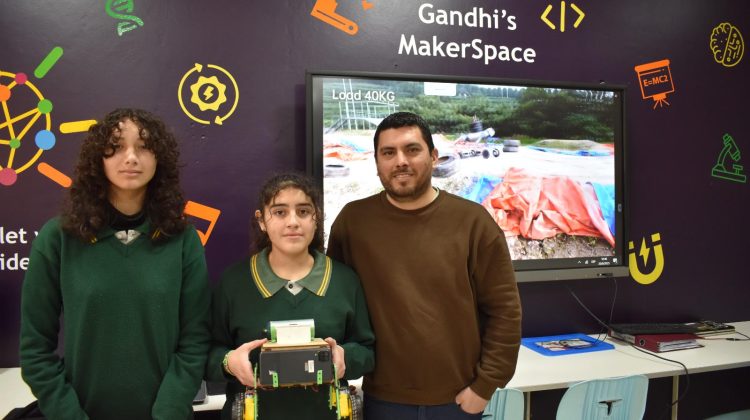 La Escuela ‘Mahatma Gandhi’ creó un robot pensado para salvar vidas