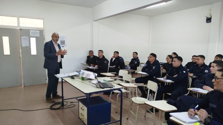 Oficiales que buscan un grado superior participaron de una capacitación de ética y responsabilidad