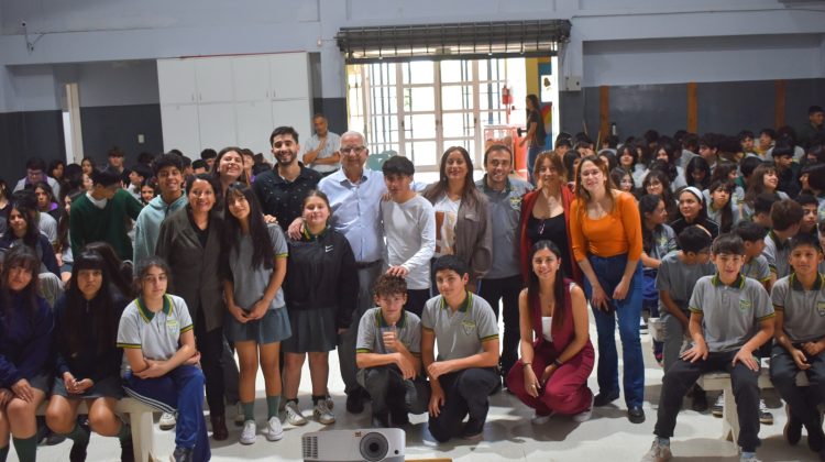 Romina Olaviaga: “Es importante educar en el buen uso de las herramientas digitales”