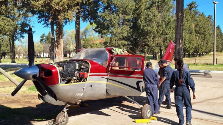 Estudiantes de Villa Mercedes aprenden aeronáutica con un avión real