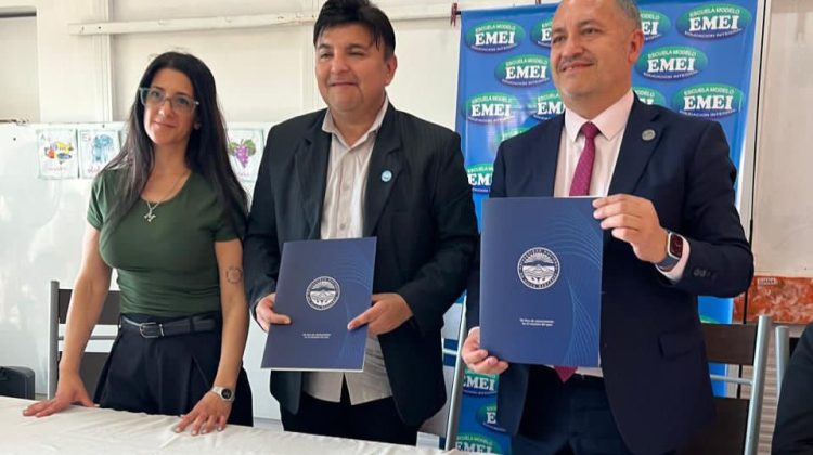 La UNViMe y EMEI firmaron un convenio para fortalecer la educación