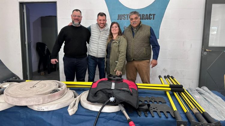 Ambiente entregó equipamiento al cuartel de Bomberos Voluntarios de Justo Daract