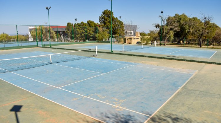 Una escuela de tenis comenzará a funcionar en el Parque Recreativo