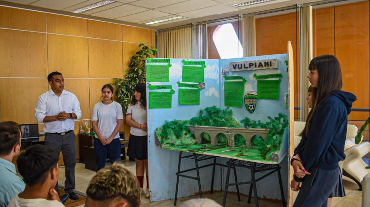 Estudiantes promueven el turismo ecológico y el cuidado ambiental del Acueducto Vulpiani