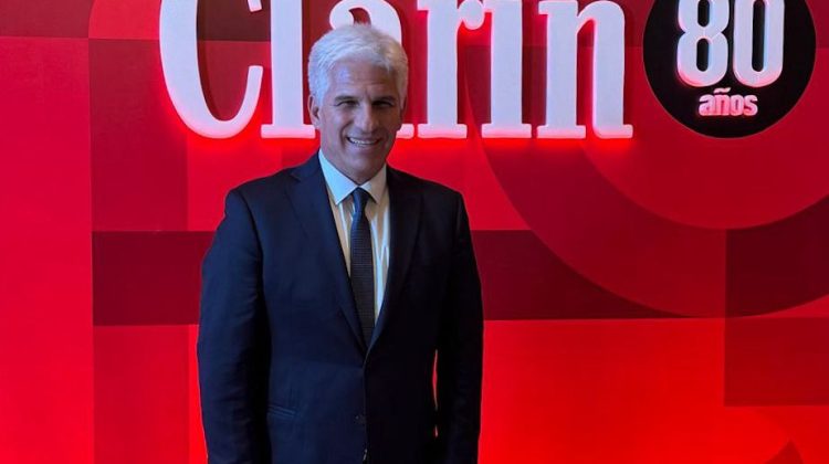 El Gobernador participó de los actos conmemorativos por los 80 años de Clarín