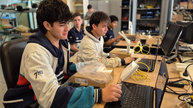 Desde el aula a la Autopista de la Información: la experiencia de Mateo en sus prácticas educativas
