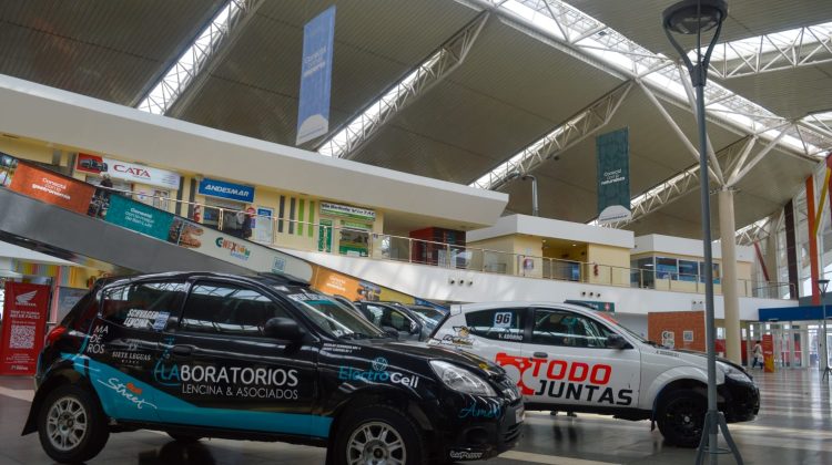 El Rally Argentino comenzó a ‘correr’ con una exhibición de autos en la EDIRO