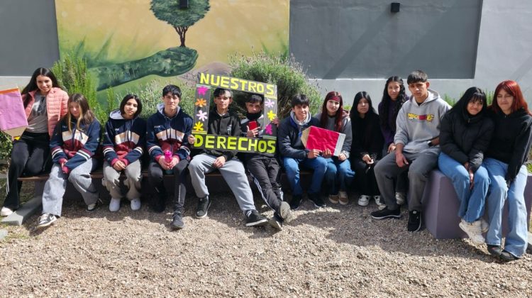 La Casa de los Derechos Humanos recibió a estudiantes