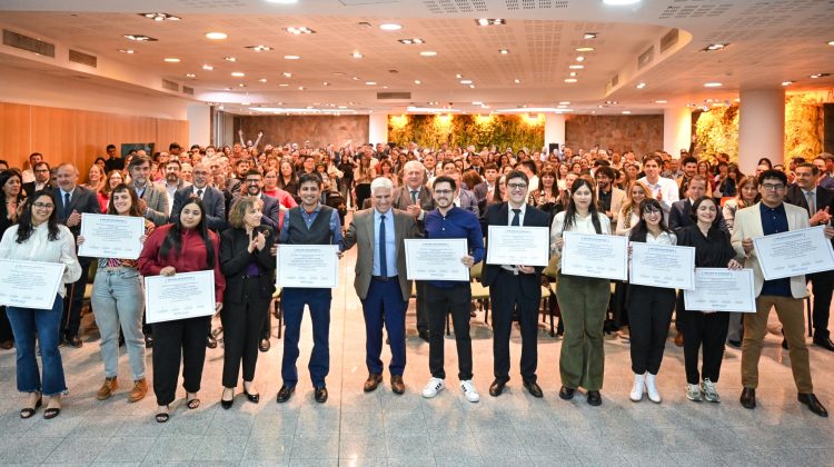 Más de 50 profesionales de la salud se egresaron de sus residencias 