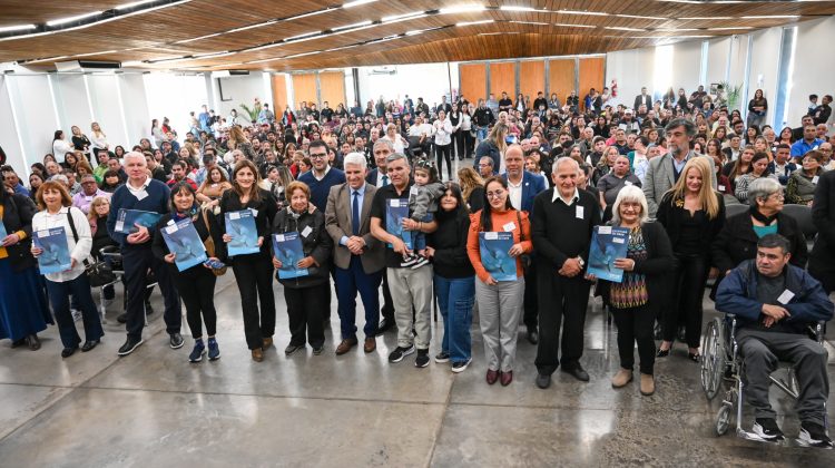 Seguridad jurídica: 140 familias sanluiseñas recibieron la escritura de sus viviendas