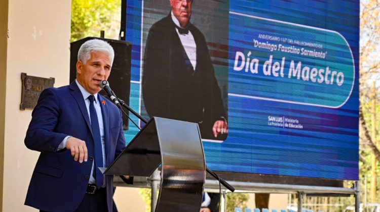 “Ratifico en este solar histórico que la educación está en el centro de nuestras políticas públicas”