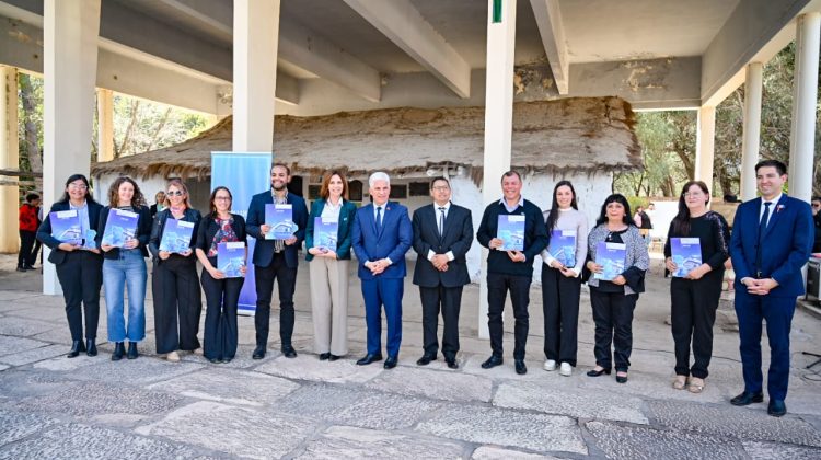 Estos son los educadores destacados con el ‘Premio al mérito docente 2025’