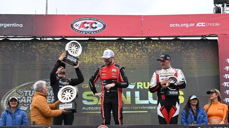 El Gobernador acompañó la 1° fecha de la Copa de Oro junto a miles de apasionados por el TC