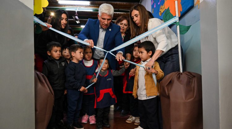 Poggi inauguró la sala de 3 años en la Escuela N°77 ‘Maestros Puntanos’