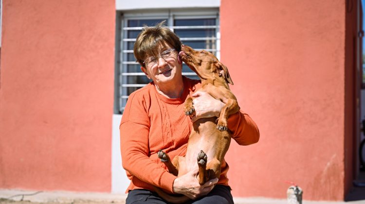 A sus 80, Nélida pide muchos más años de vida para disfrutar del hogar que siempre soñó