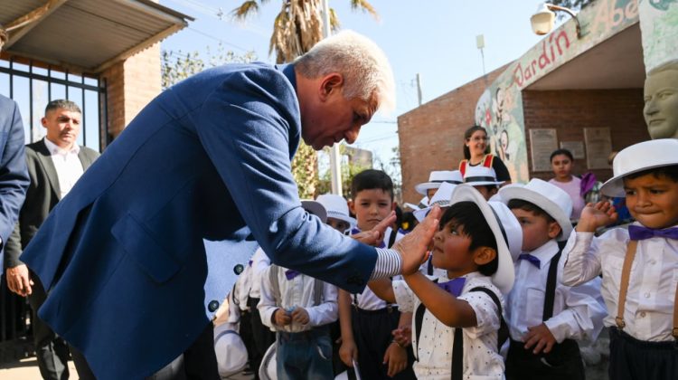 El Gobernador participó del 80º aniversario de la Escuela ‘Brigadier General Juan Manuel de Rosas’