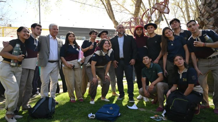 Poggi acompañó la apertura de la ‘Expo al Futuro’ 2025 en Villa Mercedes