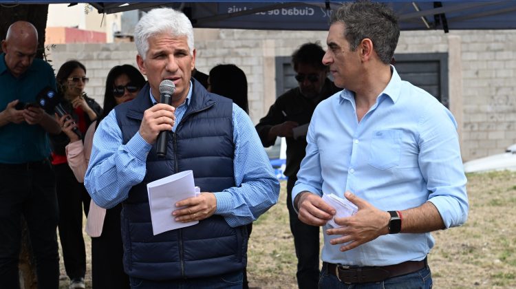 “No es justo que por un capricho ustedes estén privándose de tener la escritura de su casa”