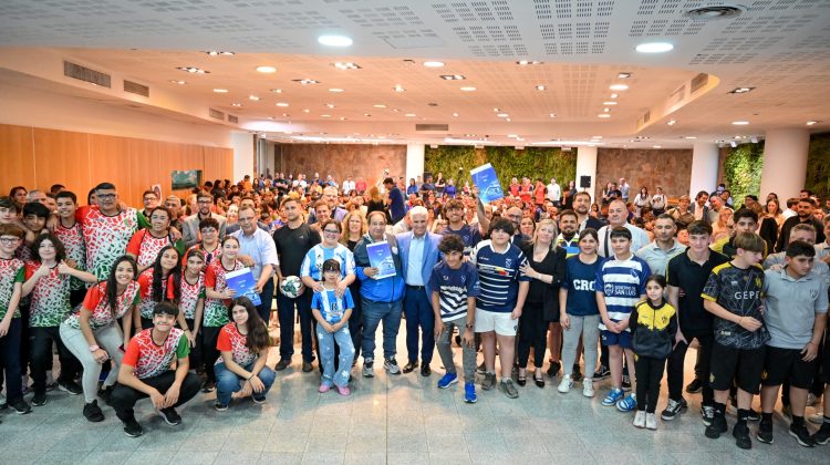 El Gobierno entregó 19 decretos de financiamiento a instituciones deportivas