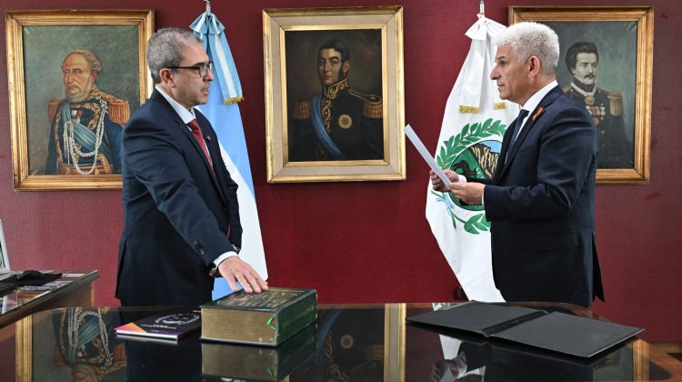 Rafael Berruezo asumió como Fiscal de Estado Adjutor de la Provincia