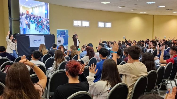 Con una participación de más de 3.000 personas se realizó el Congreso de Prevención del Suicidio