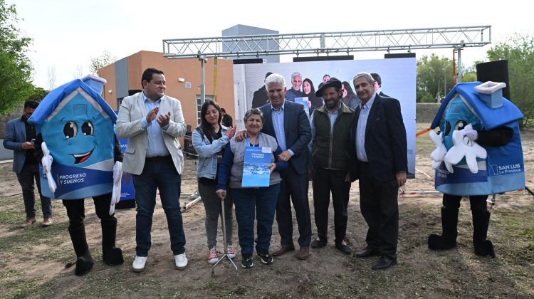 Una llave, mil sueños: María Alcorta ya habita en su nueva casa