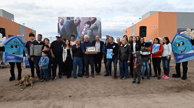 El Gobierno superó las 100 casas entregadas en la segunda gestión de Poggi