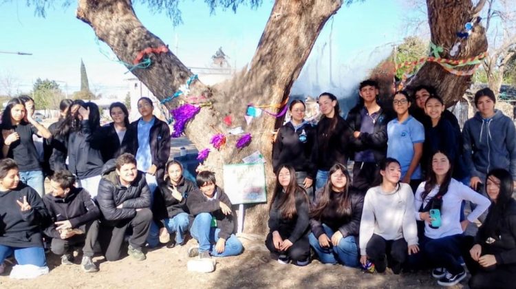Promueven cuidado de la flora nativa a través de expresión artística