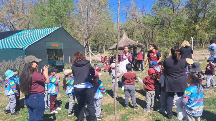 Más de 120 alumnos celebraron el Día del Estudiante en Cruz de Piedra