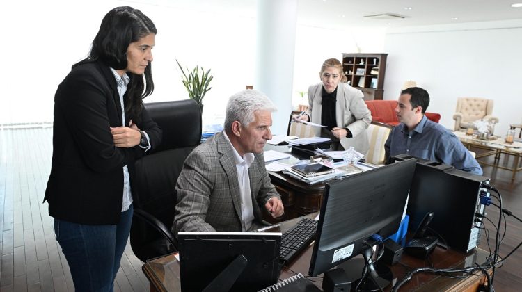 El Gobernador firmó el Proyecto de Ley para la Disposición de Vehículos