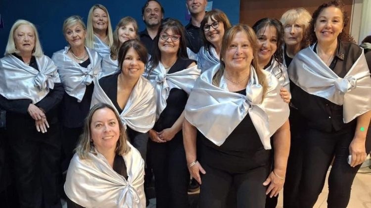 El coro Valinor estrena el espectáculo ‘Arcilla Azul’ en la Casa del Poeta