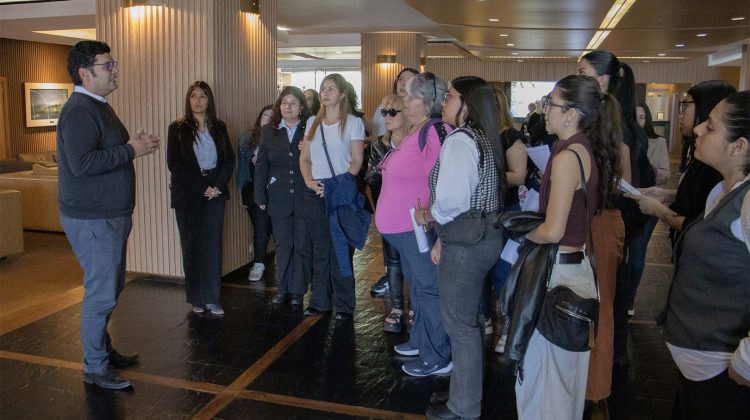 Alumnos de la Tecnicatura Gestión de Servicios Turísticos recorrieron el Hotel Potrero de los Funes